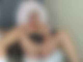 MilfAmelia MILF webcam performer live streaming