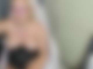 Live cam show with MilfAmelia - Smoking on Camsoda