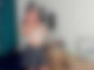 Show de cam en vivo con OmaHoerig - Teen (18+) en Camsoda