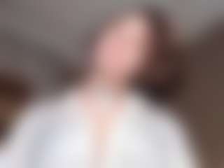 AlveraChausse's Live Sex Cam Show