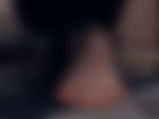 AlveraChausse's Live Sex Cam Show