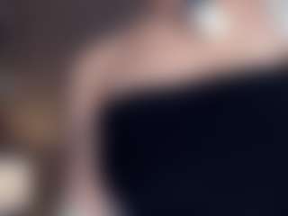 AlveraChausse's Live Sex Cam Show