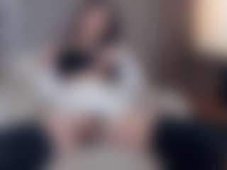 AlveraChausse's Live Sex Cam Show
