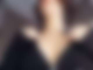 AlveraChausse's Live Sex Cam Show