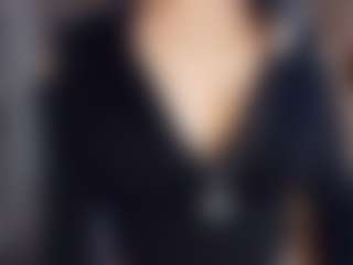 AlveraChausse's Live Sex Cam Show