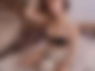 AlveraChausse's Live Sex Cam Show