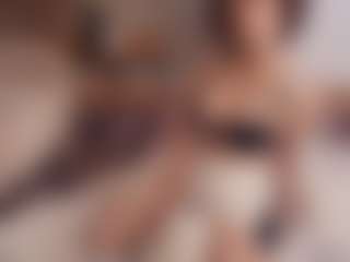 AlveraChausse's Live Sex Cam Show