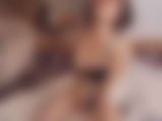 AlveraChausse's Live Sex Cam Show