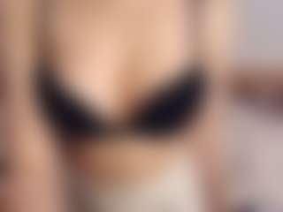 AlveraChausse's Live Sex Cam Show