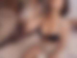 AlveraChausse's Live Sex Cam Show