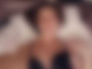 AlveraChausse's Live Sex Cam Show