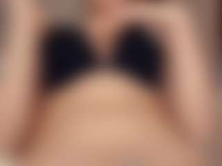 AlveraChausse's Live Sex Cam Show