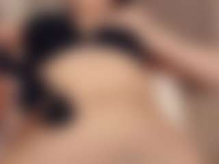 AlveraChausse's Live Sex Cam Show