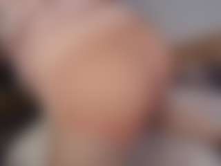 AlveraChausse's Live Sex Cam Show