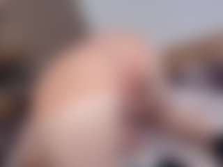 AlveraChausse's Live Sex Cam Show