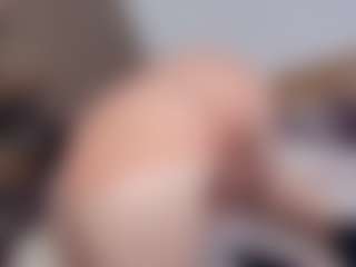 AlveraChausse's Live Sex Cam Show