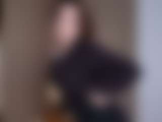 AlveraChausse's Live Sex Cam Show