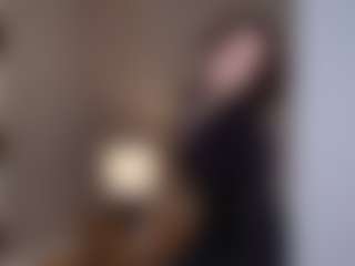 AlveraChausse's Live Sex Cam Show