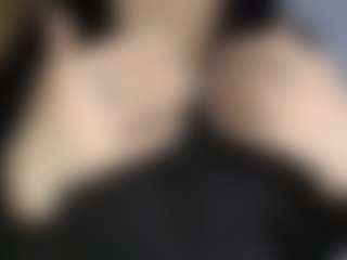 AlveraChausse's Live Sex Cam Show