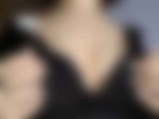 AlveraChausse's Live Sex Cam Show