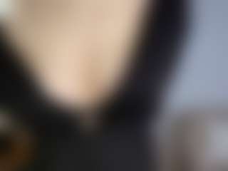 AlveraChausse's Live Sex Cam Show