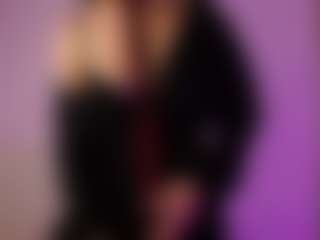AlveraChausse's Live Sex Cam Show