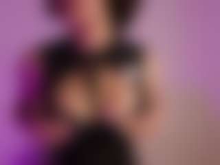AlveraChausse's Live Sex Cam Show