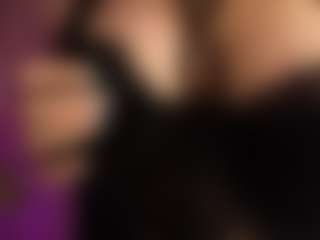 AlveraChausse's Live Sex Cam Show