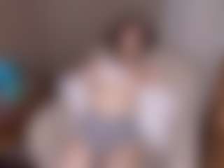 Live cam show with AlveraChausse - Raven Hair on eurowanks.com