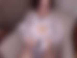 Live cam show with AlveraChausse - Raven Hair on CamSextacy