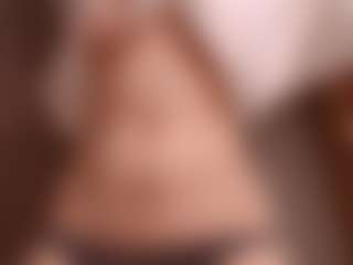 AlveraChausse's Live Sex Cam Show