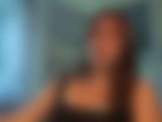 Live cam show with BrandyBenecke - New Petite on AdultVida.com