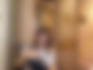 Live cam show with BrandyBenecke - Public on friskycurves.com