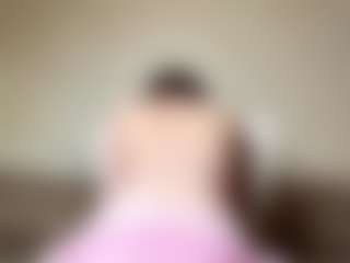 Live cam show with Milana - Strip on xxxlivecams.org