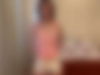 Live cam show with Milana - Skinny on Camsoda