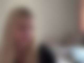Live cam show with DawneWeisenstein - Skinny on CamSextacy