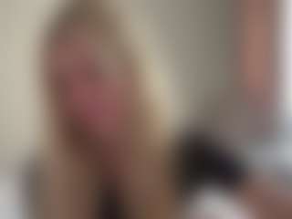 Live cam show with DawneWeisenstein - Camel Toe on madthumbs