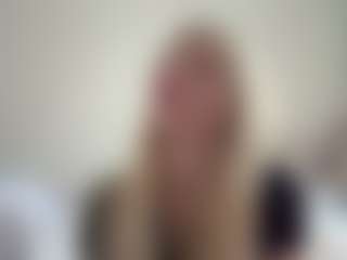 Live cam show with DawneWeisenstein - Fingers on SquirtSoMuch
