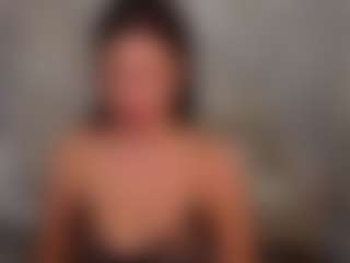Live cam show with Doris-Kenller - Fingers on Camsoda