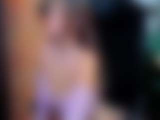Live cam show with Doris-Kenller - Body Massage on Livezox