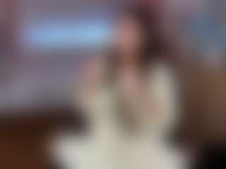 Live-Cam-Show mit Doris-Kenller - Upskirt auf Camsoda