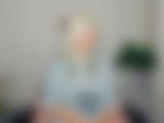 Live cam show with FrancescaParzych - Ass Bouncing on Dolls Live
