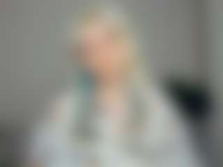 Live cam show with FrancescaParzych - Average on Uber Horny