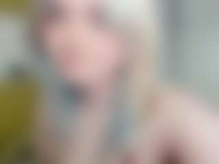 Live cam show with FrancescaParzych - Blonde Hair on Milfs Live