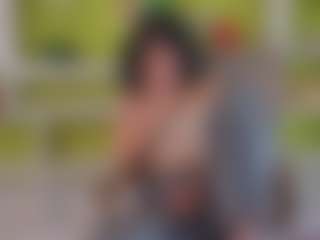 Live cam show with KanishaEssix - New Teen (18+) on Gym Cam Girls