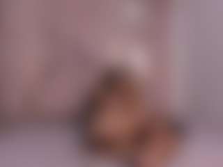 Live cam show with Kattyasm - Athletic Brown Eyes on AdultVida.com