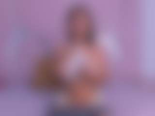 Spettacolo in cam dal vivo con Kattyasm - Handjob su Camsoda