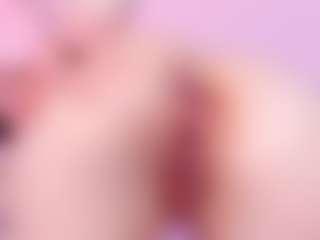Live cam show with LauraOlssen - Ass Clapping on Camsoda