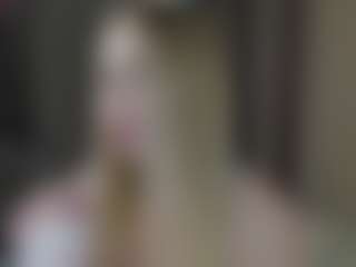 Live cam show with LindaBloomss - Teen (18+) on Camiplay Live