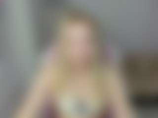 Live cam show with LindaBloomss - Green Eyes on hrnylive.com